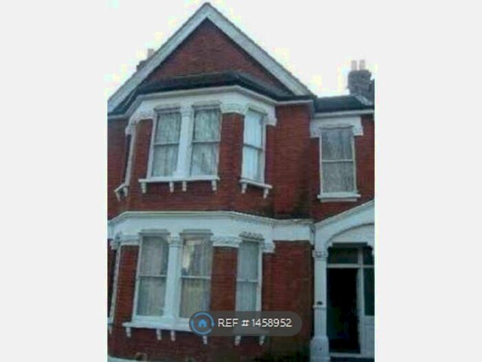 2 Bedroom Flat To Rent In Bromley Road, London, SE6