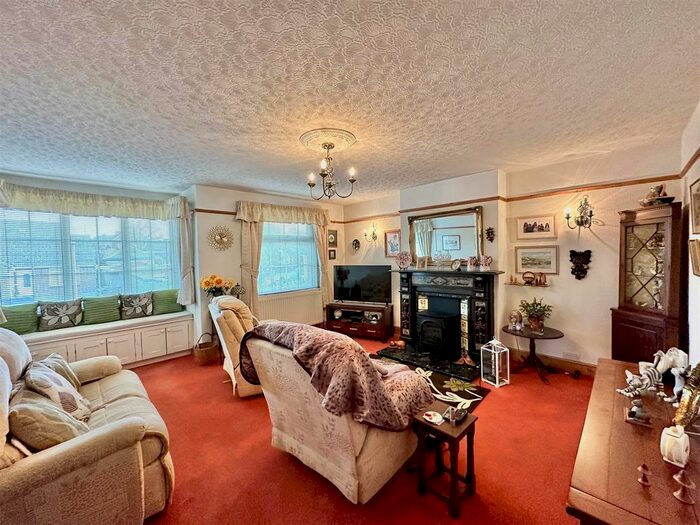 2 Bedroom Flat For Sale In Church Road, Plymstock, Plymouth, PL9