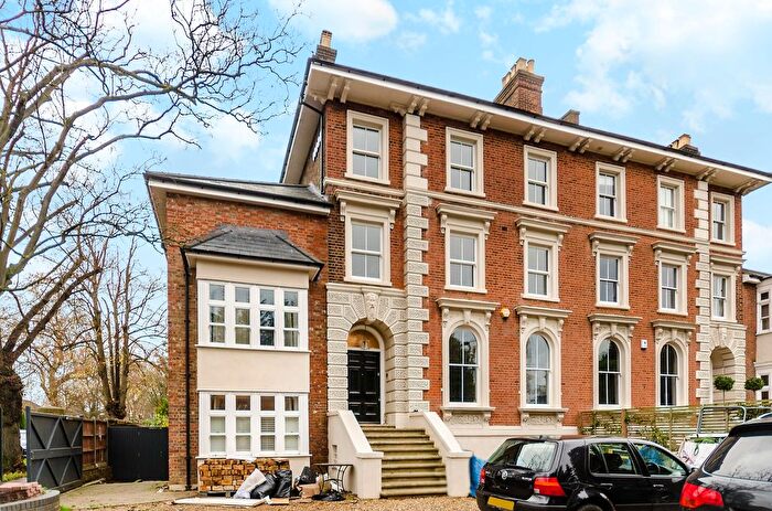 2 Bedroom Flat For Sale In Southend Road, Beckenham, BR3