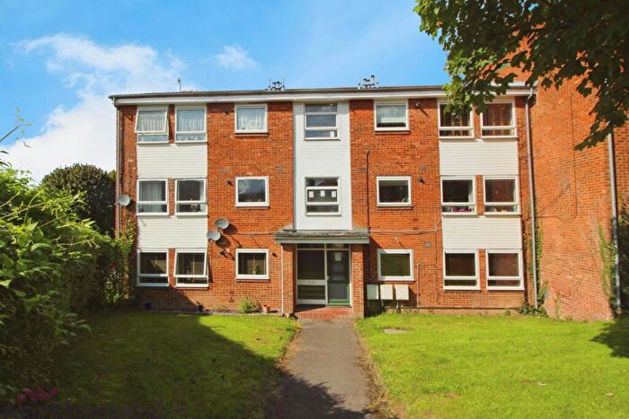2 Bedroom Flat For Sale In Springfield Road, Chesham, HP5