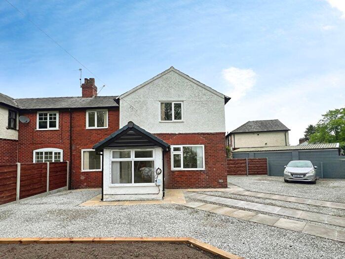 3 Bedroom Semi-Detached House For Sale In Barrett Avenue, Kearsley, BL4