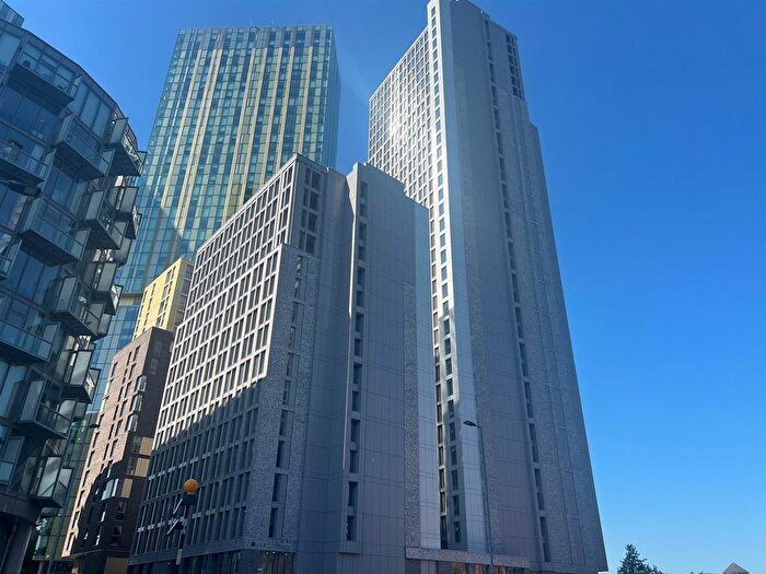 2 Bedroom Flat To Rent In Irwell Tower, Embankment Exchange, Greengate, Salford, M3