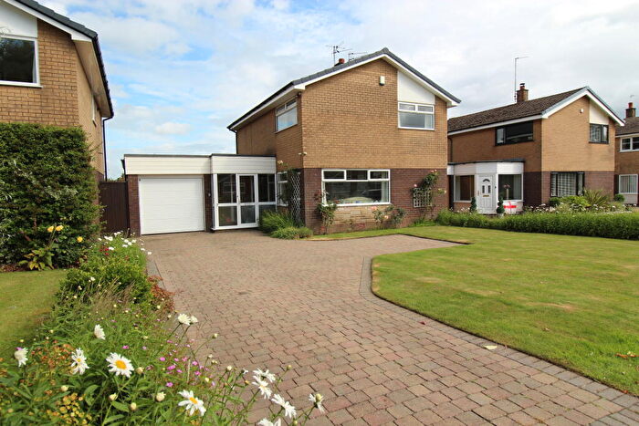 4 Bedroom Detached House For Sale In Vicarsfields Road, Leyland, Lancashire, PR25