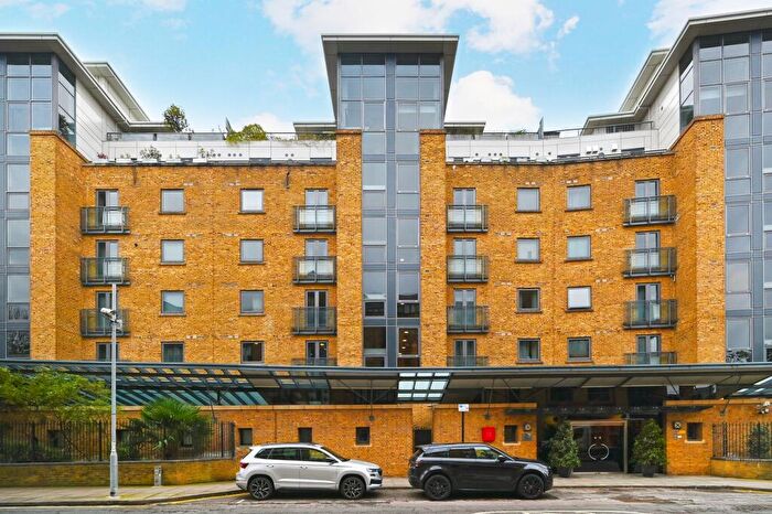 2 Bedroom Apartment For Sale In Wapping High Street, Capital Wharf, E1W