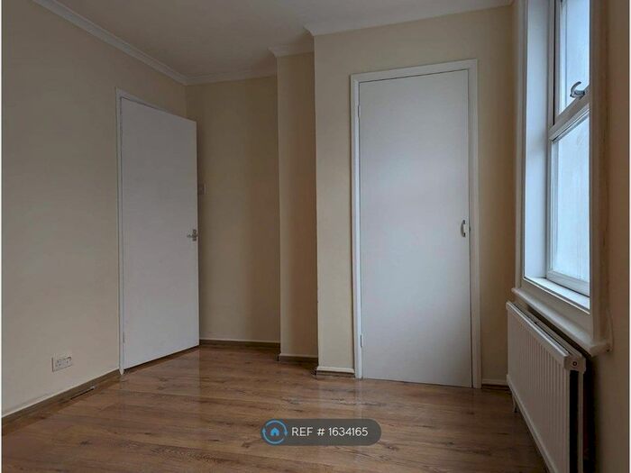 2 Bedroom Terraced House To Rent In Dickson Road, Dover, CT17