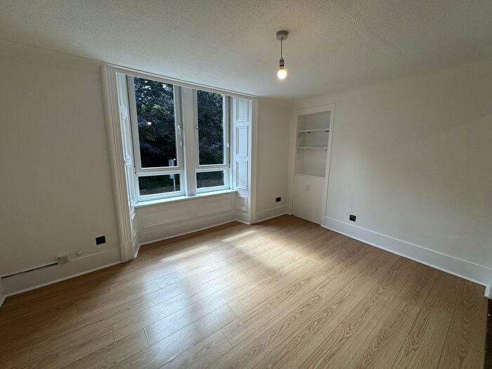 2 Bedroom Flat To Rent In /L, Dens Road, Dundee, DD3
