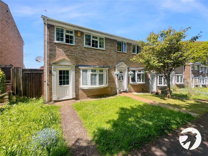 3 Bedroom End Of Terrace House To Rent In Coppertree Walk, Chatham, Kent, ME5