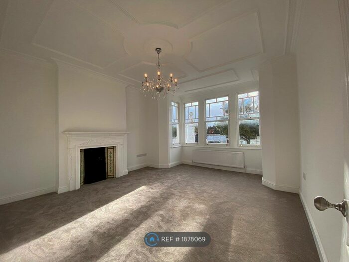 3 Bedroom Flat To Rent In Wolverton Mansions, London, W5