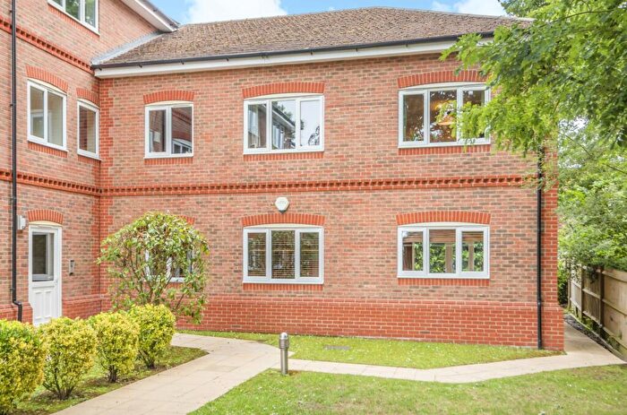 2 Bedroom Flat To Rent In Reading Road, Copper Beech Place, RG41