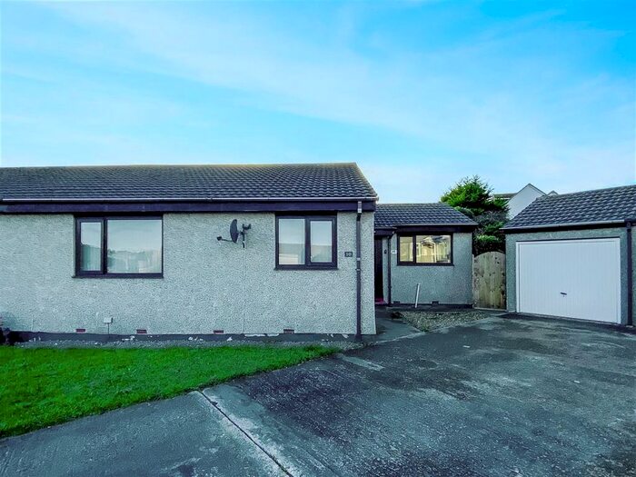 2 Bedroom Semi-Detached Bungalow To Rent In Gorse Close, Newquay, Cornwall, TR7