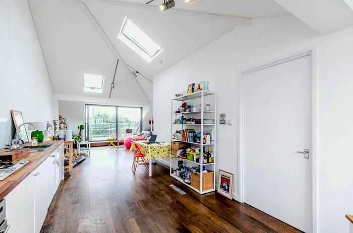 2 Bedroom Flat To Rent In Belsize Park Gardens, Belsize Park, London, NW3