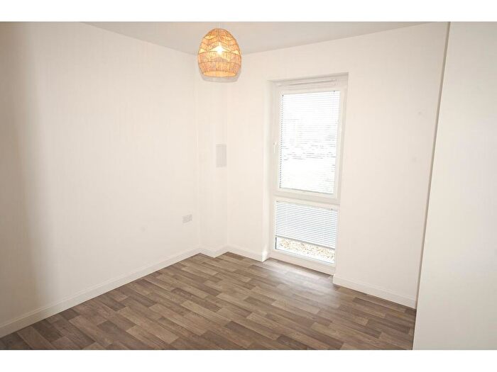 2 Bedroom Flat To Rent In Adamslaw Place, Edinburgh, EH15