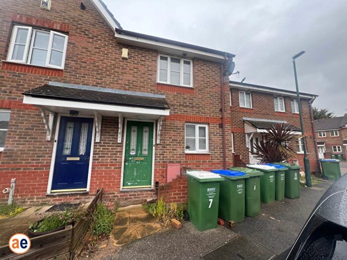2 Bedroom Property For Sale In Wentworth Close, Thamesmead, London, SE28