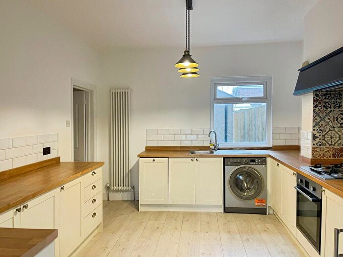 2 Bedroom Flat For Sale In Douglas Road, Herne Bay, CT6
