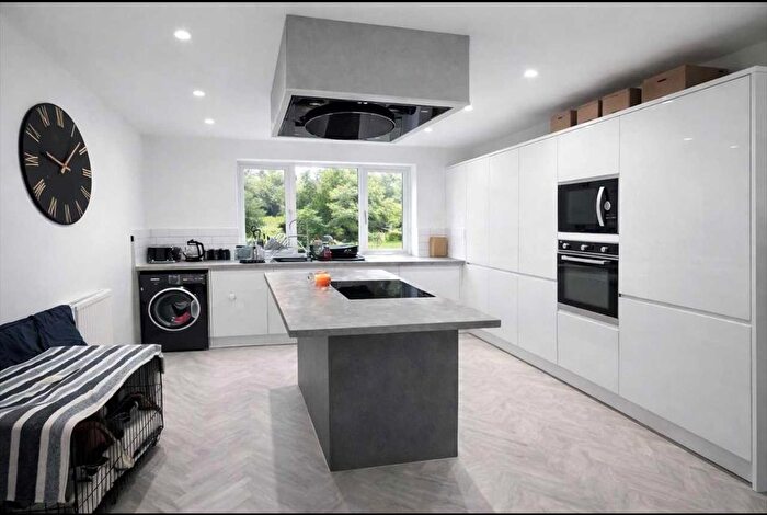 2 Bedroom Flat For Sale In Bakers Way, Bryncethin, CF32