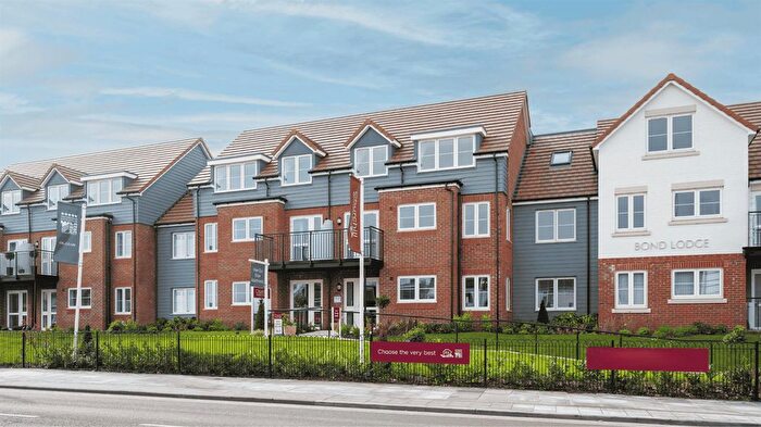 2 Bedroom Flat For Sale In High Street, Rainham, ME8