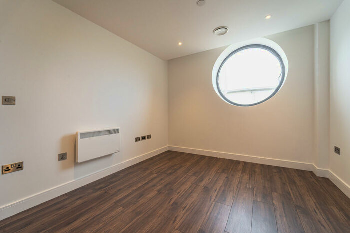 1 Bedroom Flat To Rent In New Eton House, Bath Road, Slough, SL1