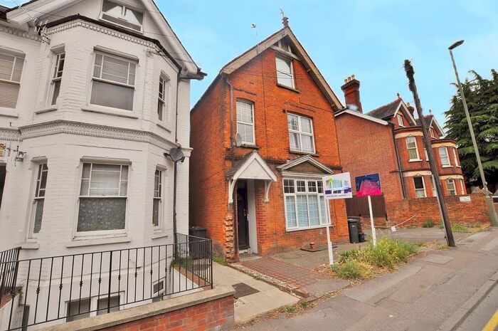 1 Bedroom Apartment To Rent In York Road, GU1