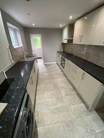 4 Bedroom End Of Terrace House To Rent In Lower Road, Harrow, HA2