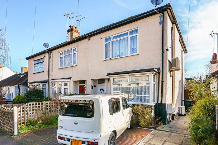 2 Bedroom Flat To Rent In Cumberland Avenue, Southend-On-Sea, SS2