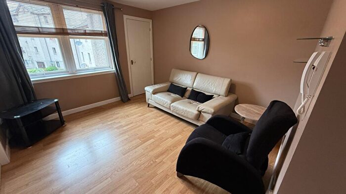 2 Bedroom Flat To Rent In Hardgate, The City Centre, Aberdeen, AB11