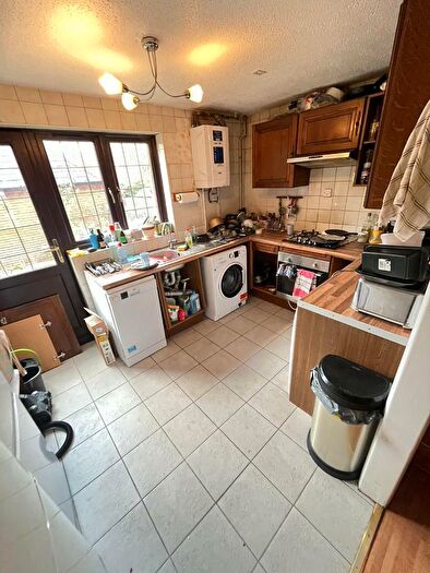 Flat To Rent In Brunswick Quay, Rotherhithe, Bermondsey, Surrey Quays, Canada Water, London, SE16