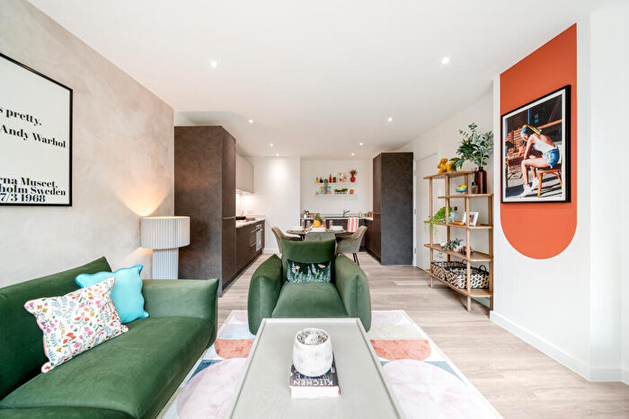 1 Bedroom Apartment For Sale In Northwick Parkside, Harrow, HA1