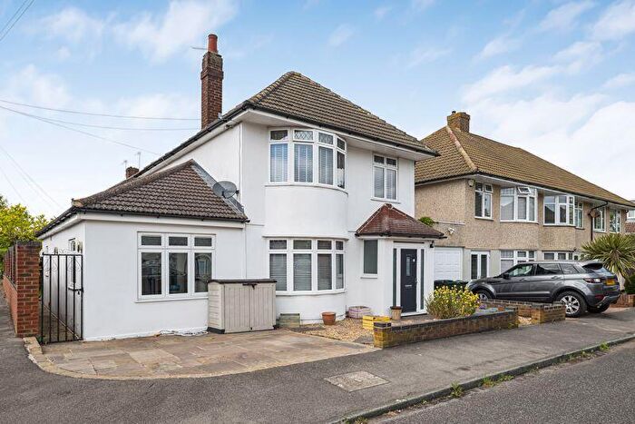 4 Bedroom Detached House For Sale In Red Lodge Crescent, Bexley, DA5