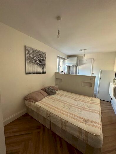 Studio To Rent In Rock Street, London, N4