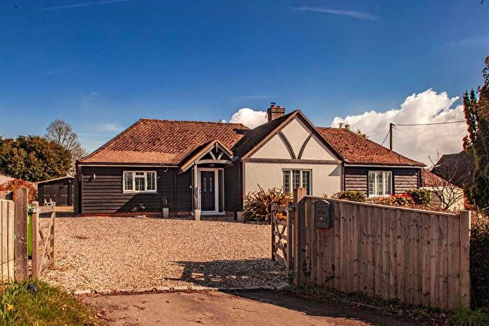 4 Bedroom Detached Bungalow For Sale In Tiled Cottage, Upper Basildon, RG8