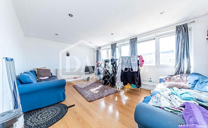 4 Bedroom Apartment To Rent In Guerin Square, Mile End, London, E3