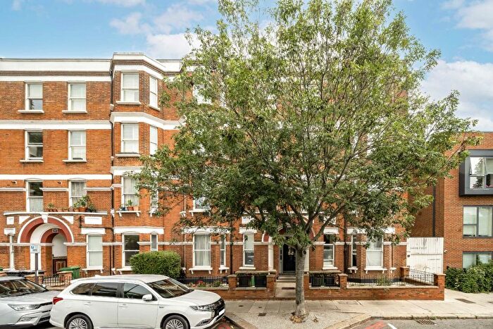 2 Bedroom Flat To Rent In Camden Street, Camden Town, NW1