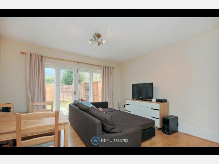 1 Bedroom Flat To Rent In Gordon Road, London, W5