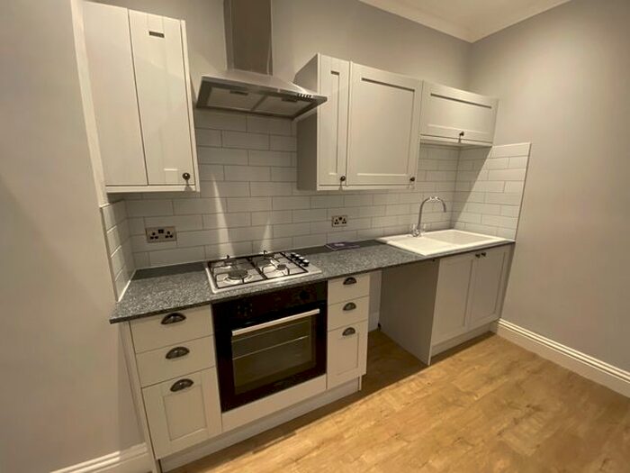 1 Bedroom Flat To Rent In Grand Avenue, Hove, BN3