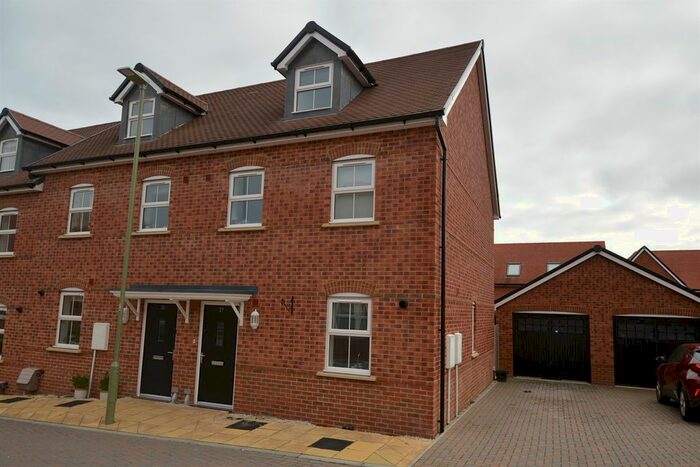 3 Bedroom End Of Terrace House To Rent In Harvest Drive, Petersfield, Hampshire, GU31