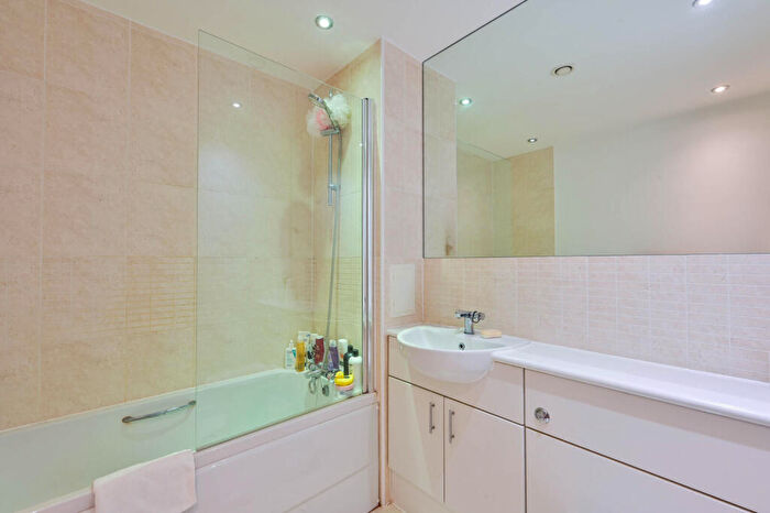 1 Bedroom Flat To Rent In Guildford Road, Woking, GU22