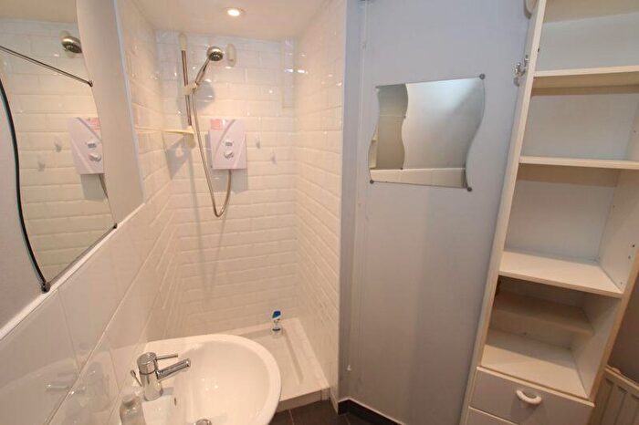1 Bedroom Flat To Rent In Hugh Oldham Drive, Salford, M7