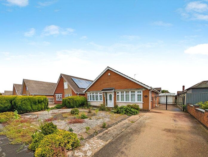 2 Bedroom Detached House For Sale In Cambrian Way, Holton Le Clay, DN36