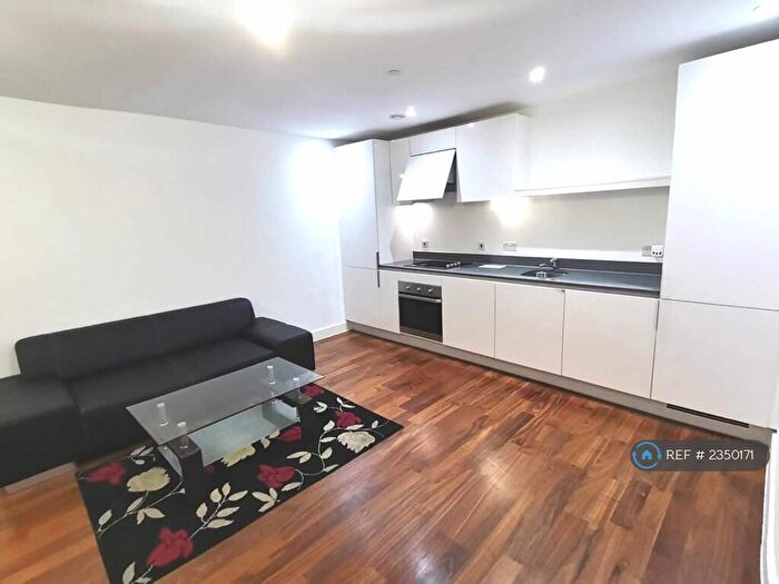 1 Bedroom Flat To Rent In Metropolitan House, Birmingham, B16