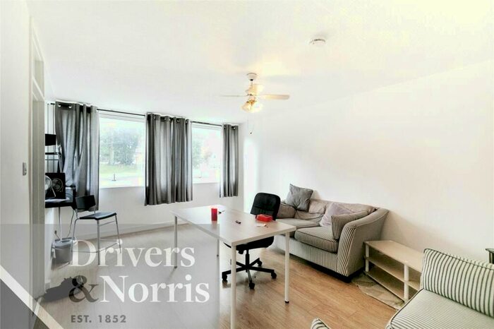 2 Bedroom Flat To Rent In Video Court, Mount View Road, Crouch Hill, London, N4
