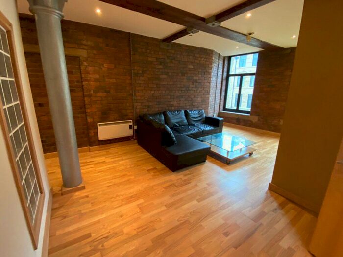 2 Bedroom Apartment To Rent In Broadgate House, Bradford, BD1
