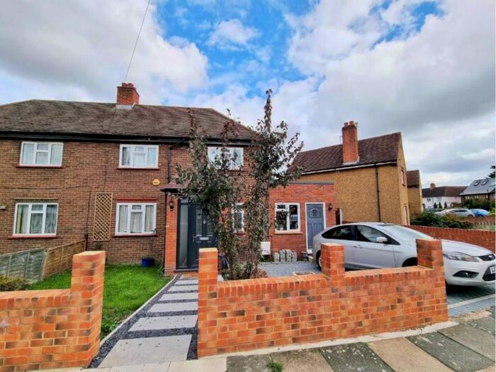 2 Bedroom Property To Rent In Carville Crescent, Brentford, TW8