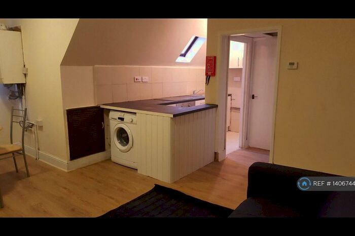 1 Bedroom Flat To Rent In Mansfield Road, Nottinghamshire, NG5