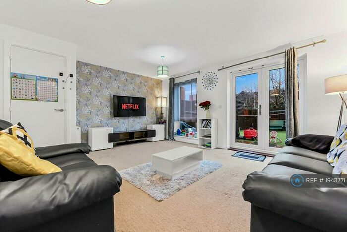 3 Bedroom Terraced House To Rent In Stones Avenue, Dartford, DA1