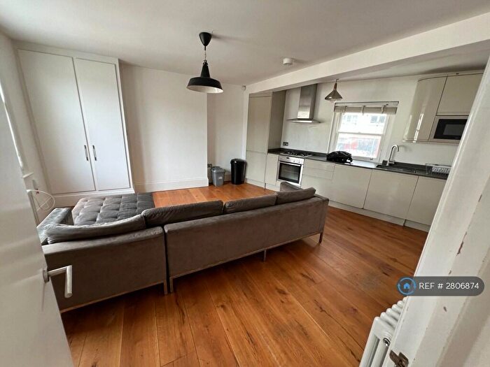 4 Bedroom Maisonette To Rent In Listria Park, London, N16
