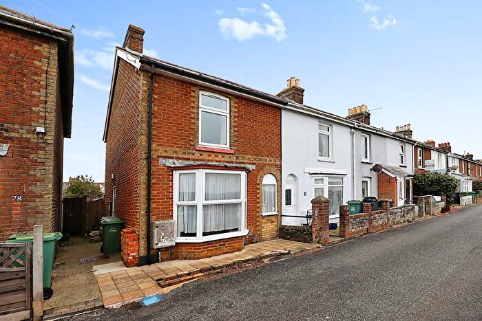 2 Bedroom End Of Terrace House To Rent In Worsley Road, Newport, PO30