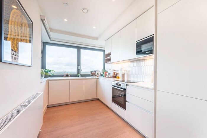 2 Bedroom Flat To Rent In Uncle Wembley, Wembley, HA9