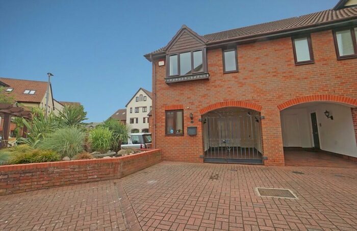 3 Bedroom Town House To Rent In Carne Place, Port Solent, PO6