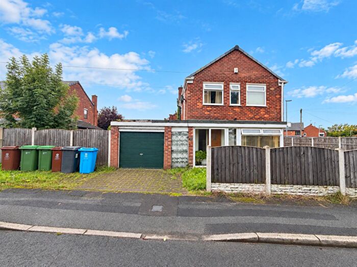 3 Bedroom Semi Detached House For Sale In Leicester Road, Failsworth, Manchester, M35