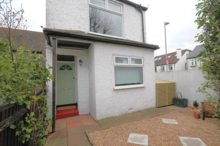 1 Bedroom Flat To Rent In Douglas Road, Surbiton, KT6